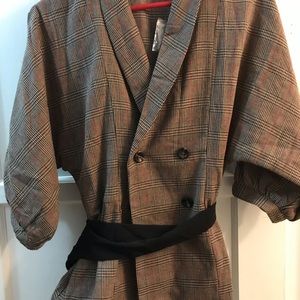 Short sleeved plaid blazer